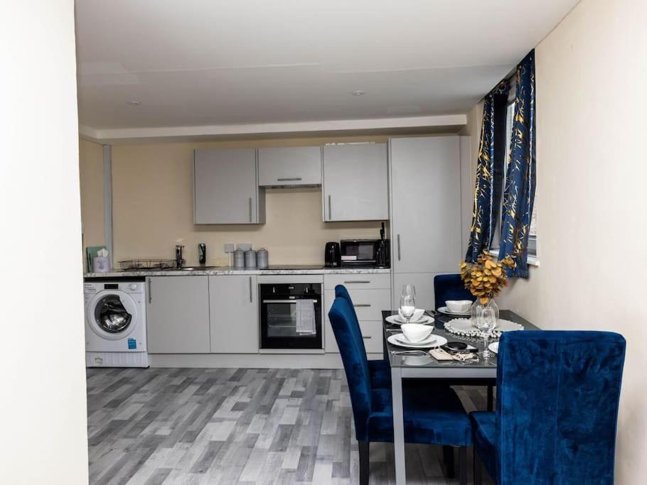 1 Bedroom-Sofabed-Worktable-4-Wifi-Parking London Ngoại thất bức ảnh