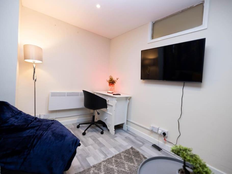 1 Bedroom-Sofabed-Worktable-4-Wifi-Parking London Ngoại thất bức ảnh