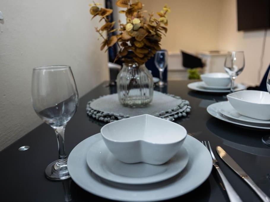 1 Bedroom-Sofabed-Worktable-4-Wifi-Parking London Ngoại thất bức ảnh