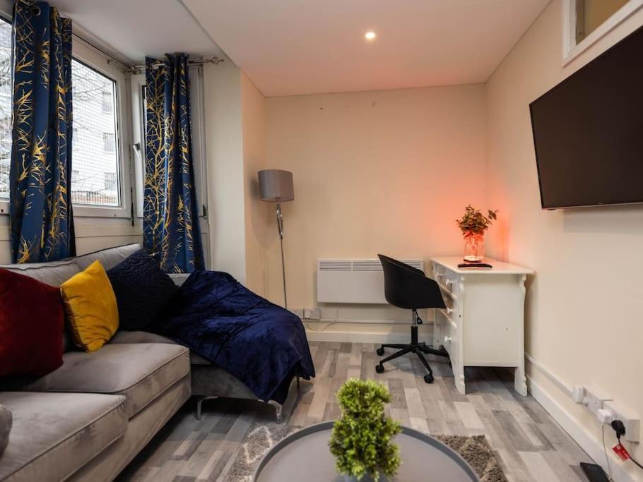 1 Bedroom-Sofabed-Worktable-4-Wifi-Parking London Ngoại thất bức ảnh
